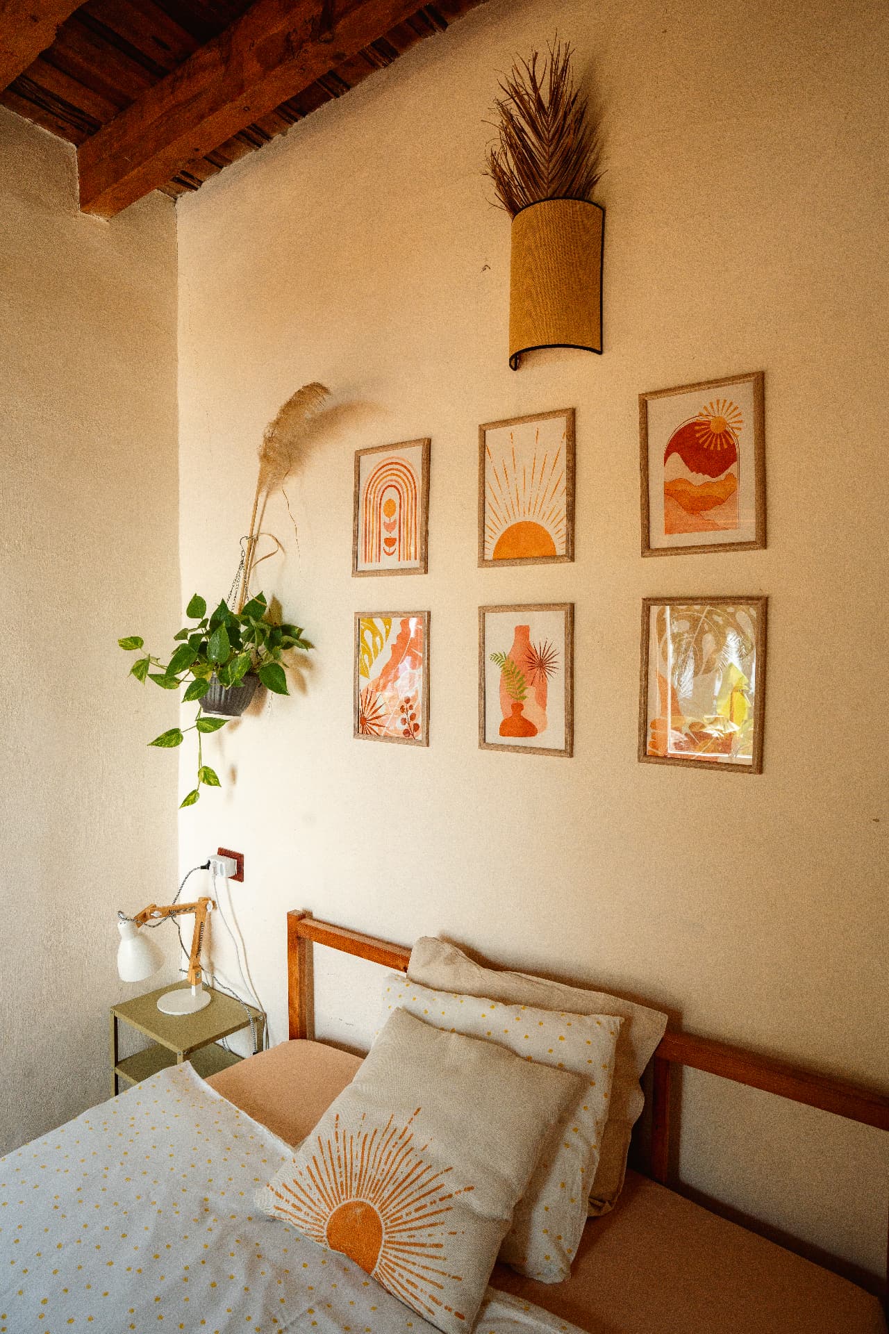 Gemütliches Zimmer mit Blick in den Garten